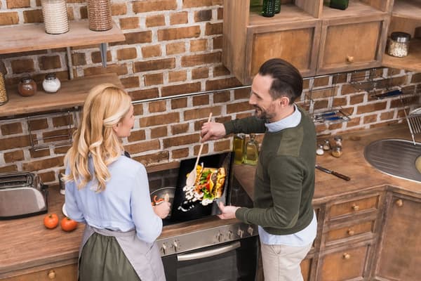 SKÄRBRÄDA I GLAS 52x40 BURGER