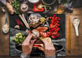 Miniatyrbild 3 av 11: SKÄRBRÄDA I GLAS 52x40 HAMBURGER