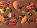 Miniatyrbild 2 av 11: SKÄRBRÄDA I GLAS 52x40 CHOKLAD