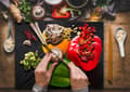 Miniatyrbild 3 av 11: SKÄRBRÄDA I GLAS 52x40 PAPRIKA