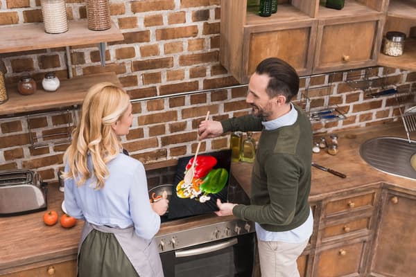 SKÆREBRÆT I GLAS 52x40 PEBERFRUGTER