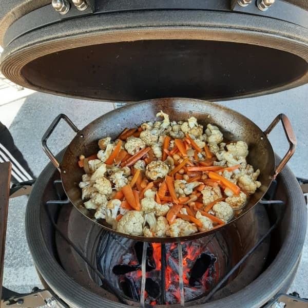 The Bastard Wok, Kulstofstål