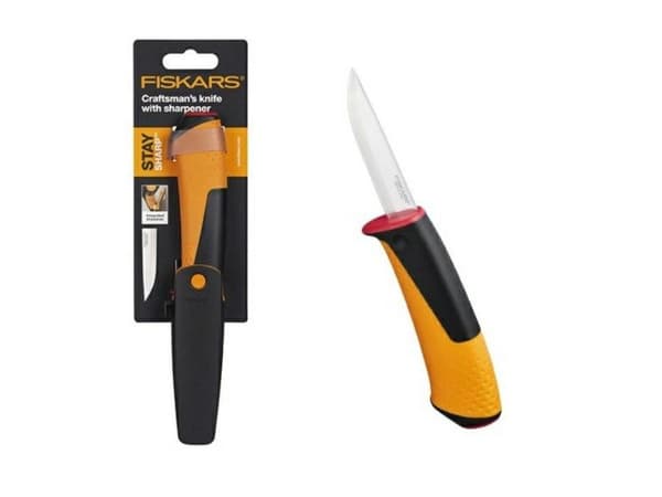FISKARS HÅNDVÆRKSKNIV MED INDBYGGET SKÆRPER