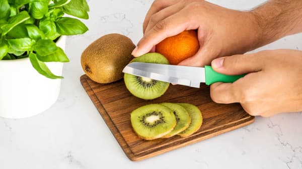 Grön frukt och grönsakskniv