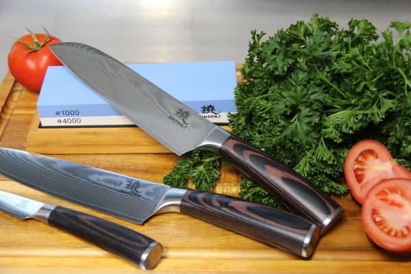 Shiori 3-set 撓 Chairo Shōto + Santoku + Sifu - en uppsättning av tre Damaskus stålknivar