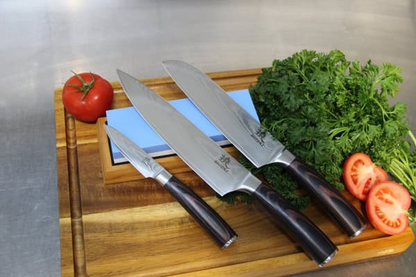Shiori 3-set 撓 Chairo Shōto + Santoku + Sifu - en uppsättning av tre Damaskus stålknivar