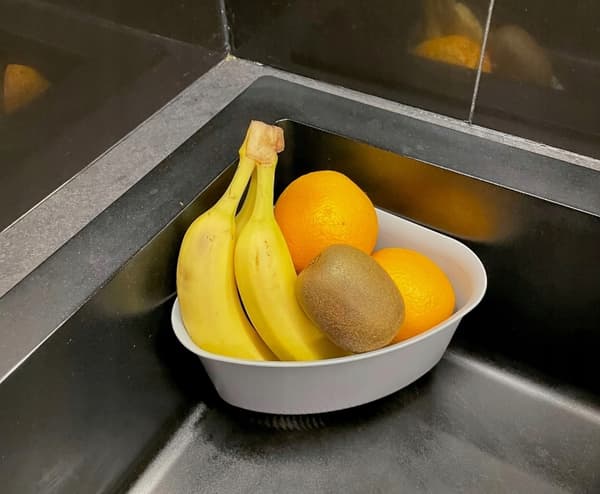 Køkkenafløb til hjørnevask til grøntsager og frugter 23x16,5 cm
