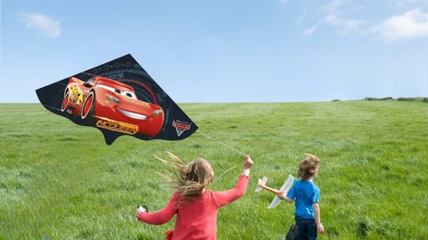 GUNTHER KITE FÖR BARN BILAR BILAR DISNEY KIDS