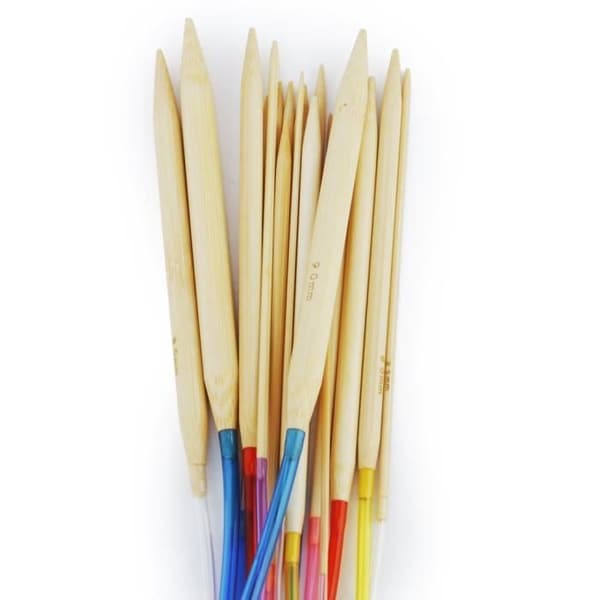 Cirkulära stickor - Ej specificerat - 80cm - 18 storlekar - Bambu - Färgglada rör