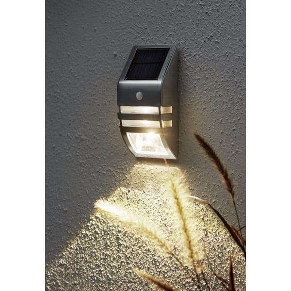 Wally, Solcellsdriven LED vägglykta, PIR-sensor, varmvit