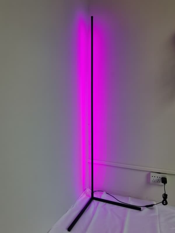 Tuya Smart LED Golvlampa / Hörnlampa med 16 miljoner färger, google home, alexa, wifi