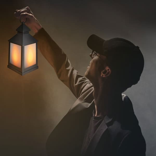 Eaxus LED-lyhty liekkiefektillä