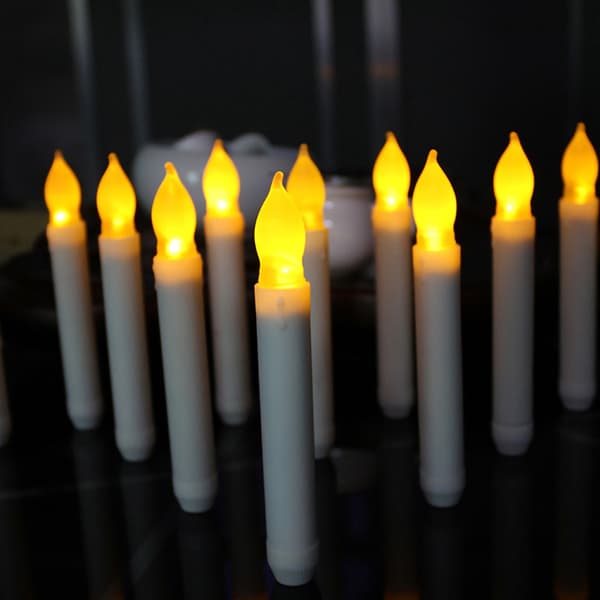 LED-kynttilät liekkiefektillä 12 kpl