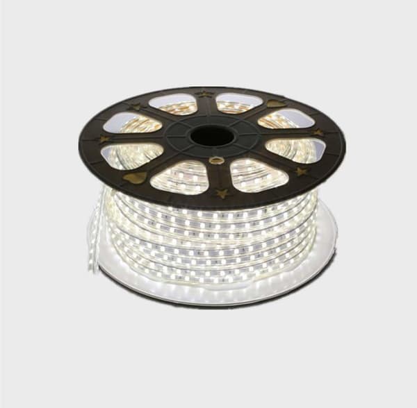 Led strip - led band Onssi LED Strips SMD5050 60 Led/m 220v 6000k Kallljus (3 meter) IP65 Vattentät Med LED Sockel...
