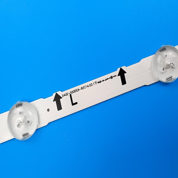LED baggrundsbelysning, Kompatibel med flere Samsung TV-modeller, D4GE-550DCA-R3 og D4GE-550DCB-R3 versioner.