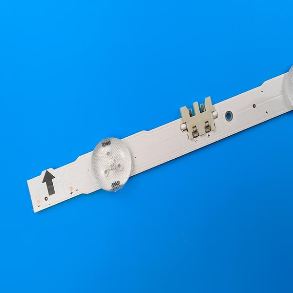 LED baggrundsbelysning, Kompatibel med flere Samsung TV-modeller, D4GE-550DCA-R3 og D4GE-550DCB-R3 versioner.