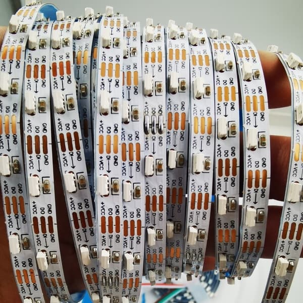 RGB Adresserbar LED-stripe, 60 LED'er/m, 5V, Lang Levetid,