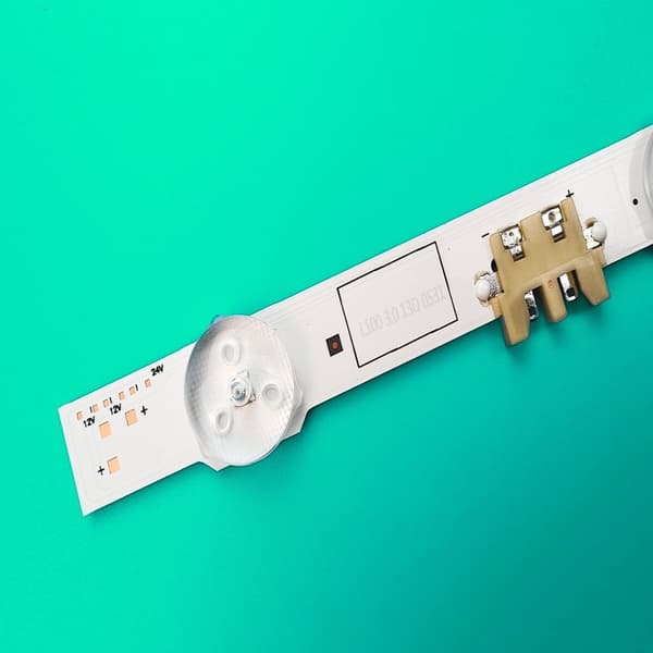 LED-nauha UE55-malleille, 1150 mm pituus, 18 LED-palloa per nauha, 3V jännite