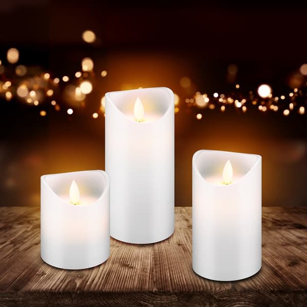 LED-vokslys 3-pakning med timerfunksjon og naturtro flammende flamme