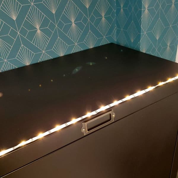 LED-band - Ej specificerad - 1 meter - Stark vit ljus - Drivs med 3 AA-batterier - Inomhusbruk