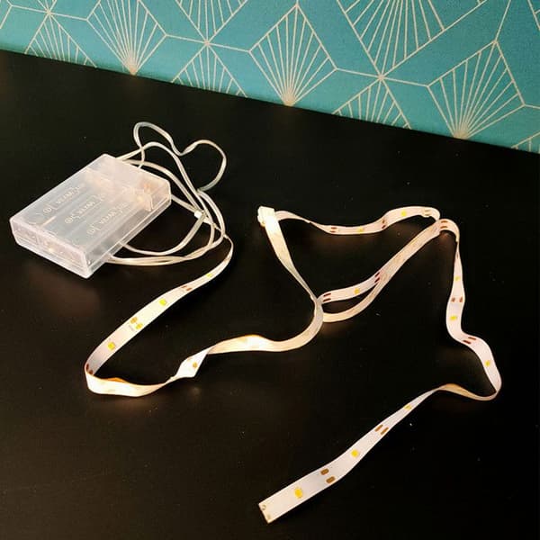 LED-band - Ej specificerad - 1 meter - Stark vit ljus - Drivs med 3 AA-batterier - Inomhusbruk