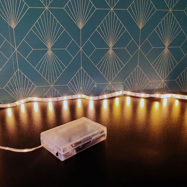 LED-band - Ej specificerad - 1 meter - Stark vit ljus - Drivs med 3 AA-batterier - Inomhusbruk