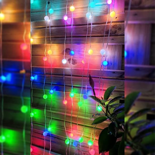 STRIP BUBBLAR LED FÄRGER ANSLUTNA 10M KSIX