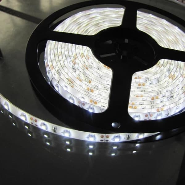 5M Strip 300 LED SMD Strip Light Vattentätt Flexibelt ljus 12V, 3258 vit Hemfestdekoration