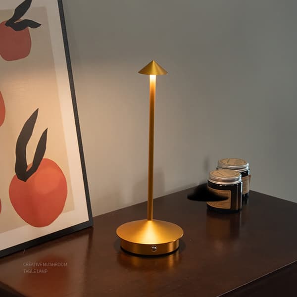 LED-bordlampe i aluminium med justerbar lysstyrke og USB-lading - Gull