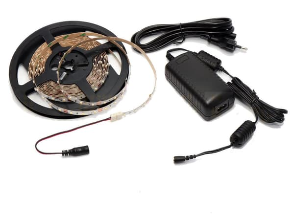 SÆT: LED-strip 5m + transformer 24W, varm hvid 12V 5m rulle, 300LED/5m LED 3528 24W/5m 610LM/5m IP20