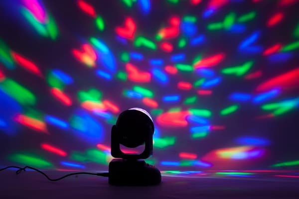 Ibiza Astro Moving Head 6 x 3 Wattia