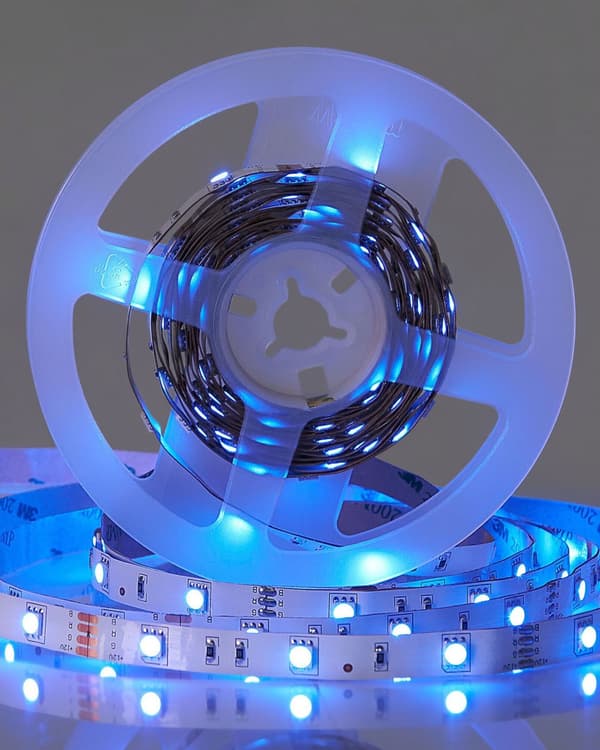 LED-valonauha monivärinen 5 m 16 väriä ja valkoinen kauko-ohjattava moderni tyyli