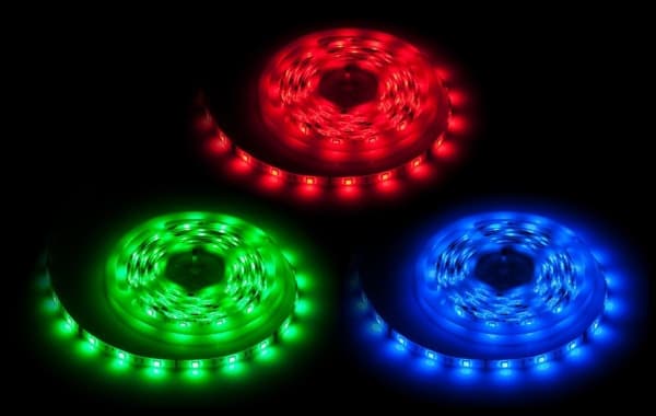 Vipow belysning LED stripe (LED streng 150x5050SMD + strømforsyning + fargekontroller)