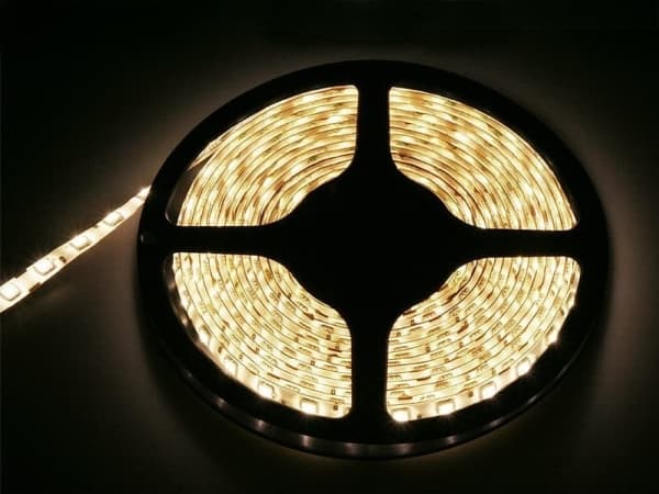 Blow LED strip 70-981# LED strip varm hvit 5050 5m/300 vanntett