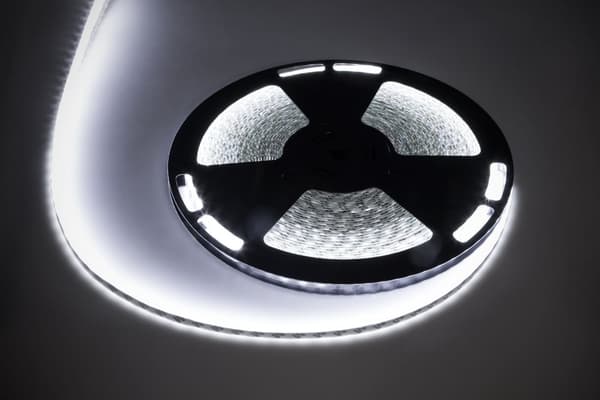 LED-snöre 25m Rebel (1500x5050 SMD) kallvit vattentät, 12V