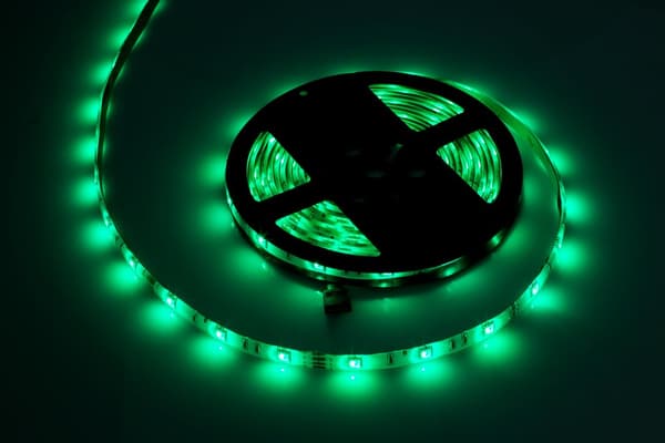 LED-sträng 5m Rebel RGB (150x5050 SMD), vattentät -- vit PCB