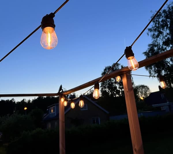 LY Sweden Premium Solcellsslinga - 20-50 meter med utbytbara solcellslampor - inbyggd dimmer och fjärrkontroll 20m med 40 lampor