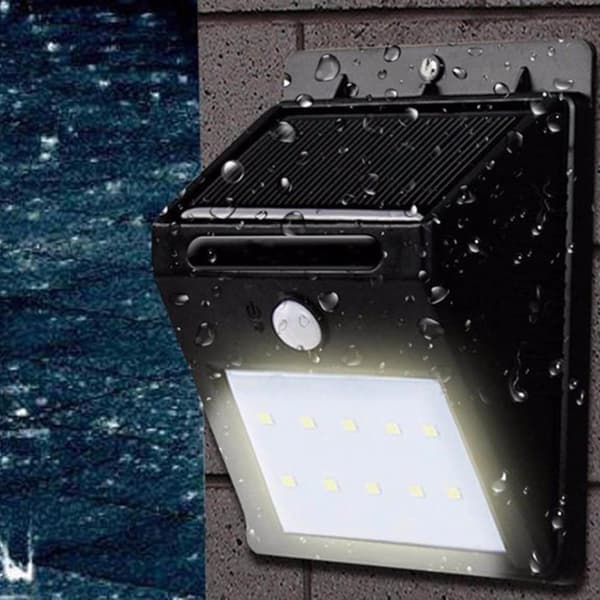 Solcellelampe med bevegelsesdetektor