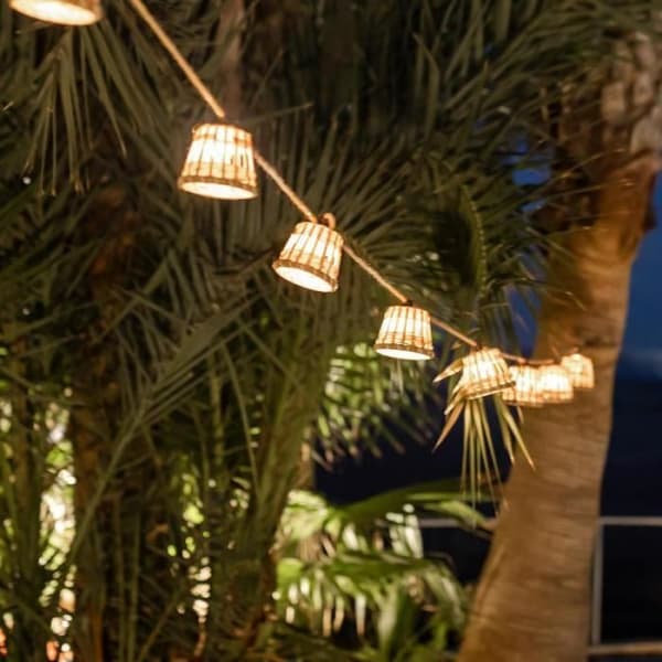 Dekorativ jutegirland i guinguette-stil MOOVERE ambient light med kabelvarmt inomhusljus