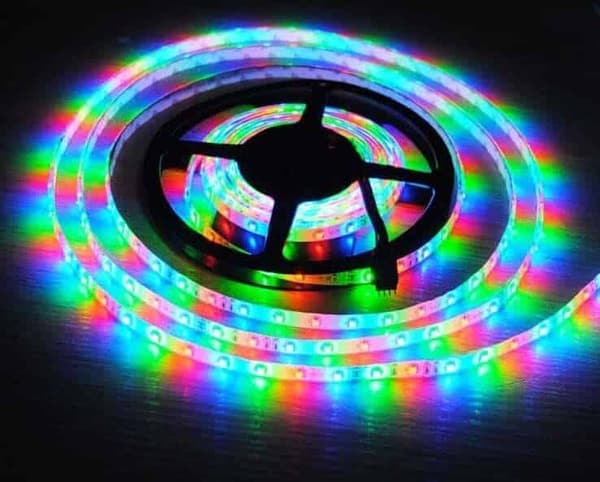 LED strips ljusslinga 5 meter med fjärrkontroll och musiksensor