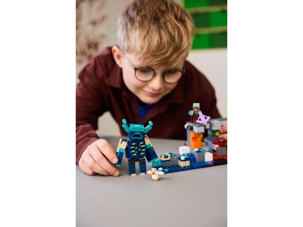 LEGO Minecraft 21274 The Warden Encounter