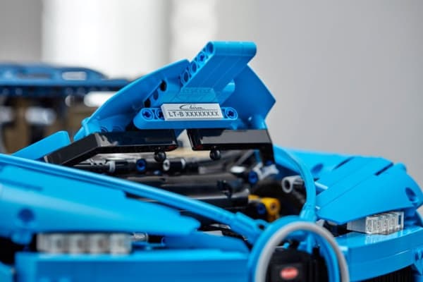LEGO Technic Bugatti Chiron 42083