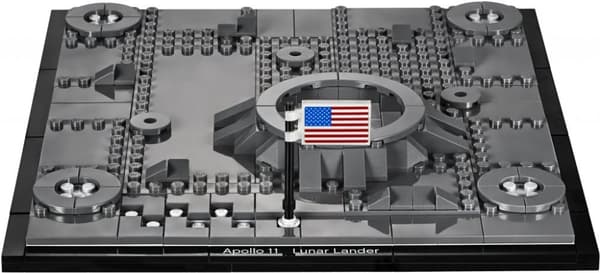 LEGO Creator Expert NASA Apollo 11 Lunar Lander