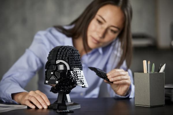 LEGO Star Wars Darth Vader Helmet