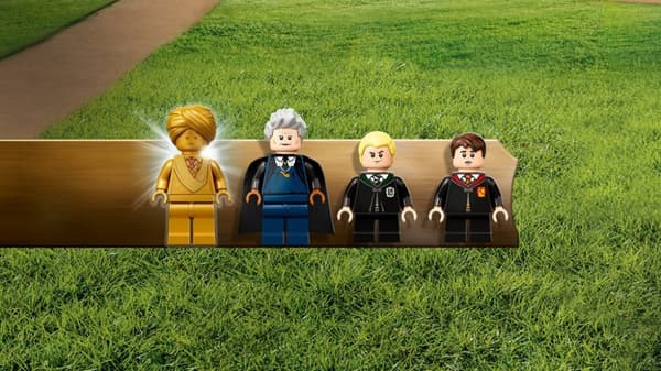 LEGO Harry Potter Hogwarts Första flyglektionen 76395