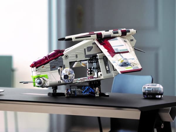 LEGO Star Wars UCS Republic Gunship 75309