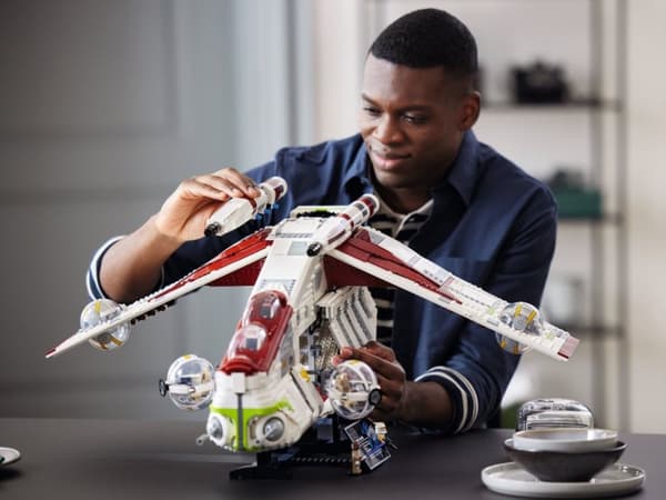 LEGO Star Wars UCS Republic Gunship 75309