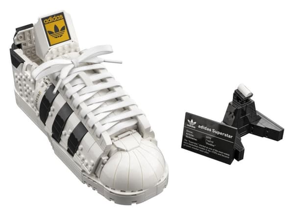 LEGO Icons Art and Deco Adidas Originals Superstar 10282