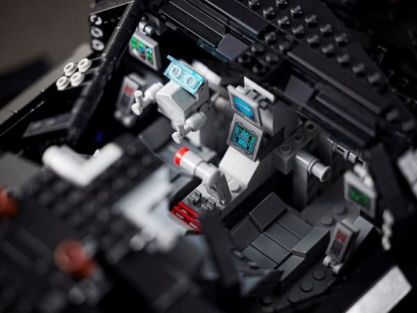 LEGO DC Batman Batmobile Tumbler 76240