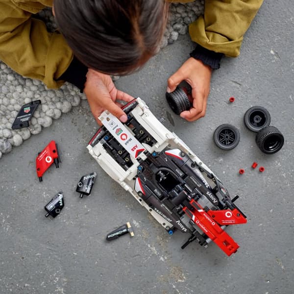 LEGO Technic Formula E Porsche 99X Electric
